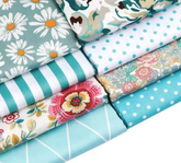 CraftsFabrics Lot de 8 tissus en coton rayé bleu à pois floraux et papillons, 50 x 40 cm de large, pour patchwork, quilting, couture, coussin